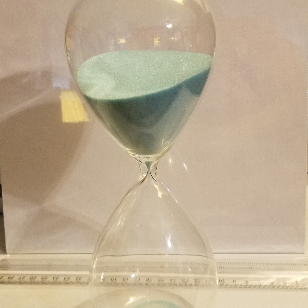 Beautifully classic, this thirty minute hourglass timer looks great sitting on a